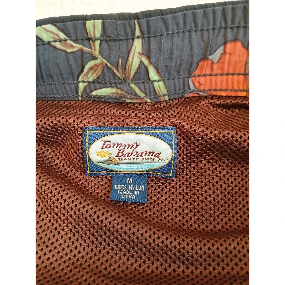 Tommy Bahama RELAX Cargo Swim Trunks M Black Board Shorts Embroidere Nautical